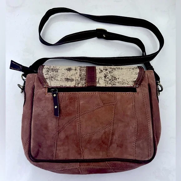 Vaan & Co. Excellent Shape! Upcycled! Leather Medium Crossbody Women’s Purse - Picture 3 of 10